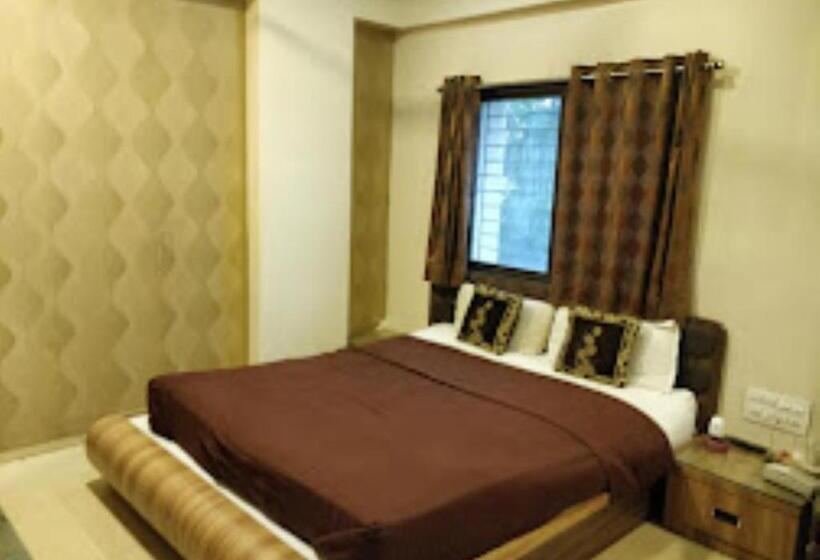 جناح, Pratibha Executive 2 Star Osmanabad
