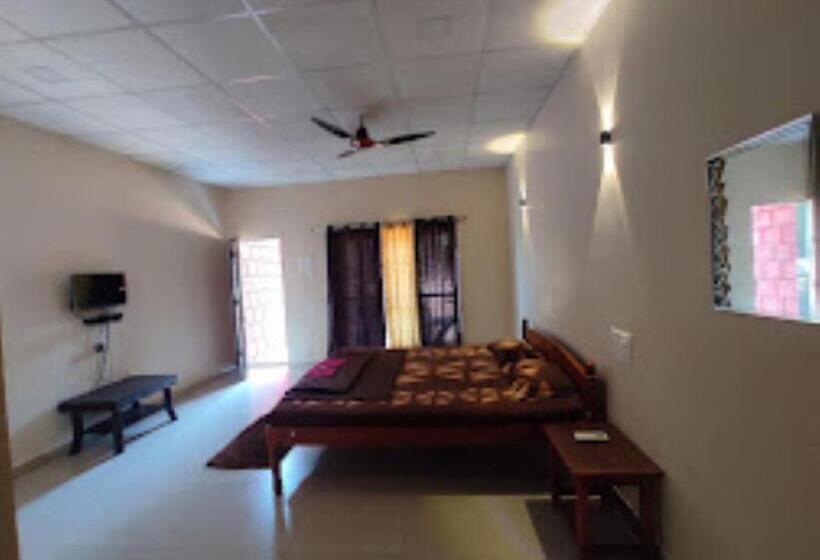 Quarto Deluxe, Rehoboth Resort, Malvan