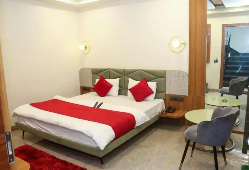 デラックスルーム, Satpura Inn