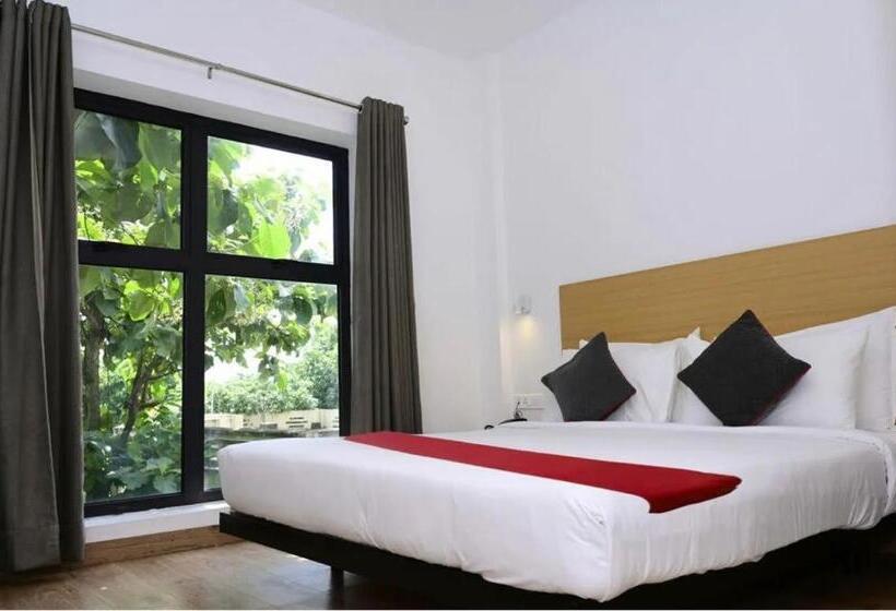 Deluxe Rum, Sm Hives Business