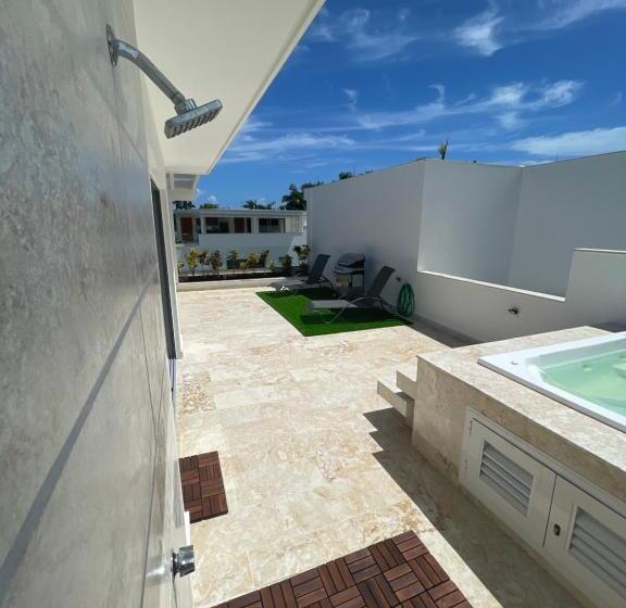 דירת פנטהאוז 1 חדרי שינה, Los Peacocks   Premier Accommodations