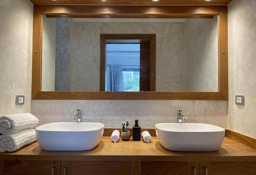 דירת פנטהאוז 1 חדרי שינה, Los Peacocks   Premier Accommodations