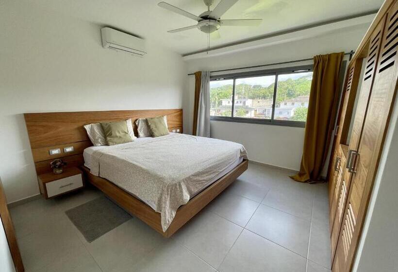 דירת חדר נוף לבריכה, Los Peacocks   Premier Accommodations