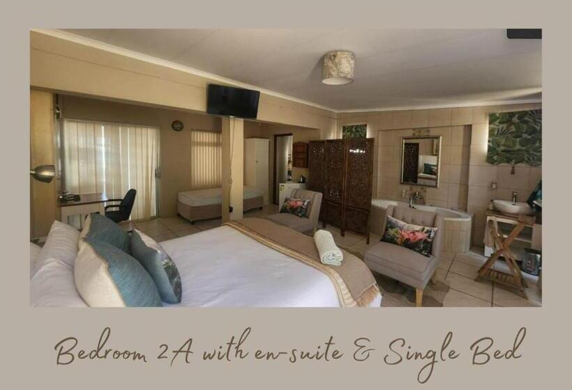 Семейный Номер Вид на Сад, Albatross Nest Guesthouse