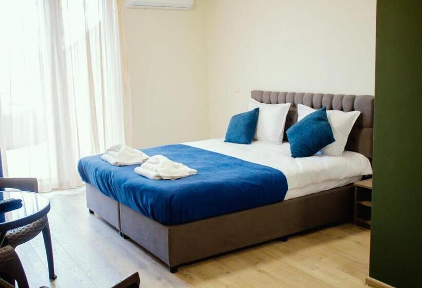 Семейный Номер, Guesthouse The Rock