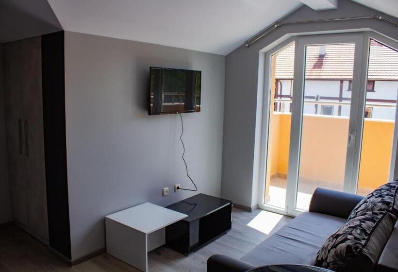 Семейный Номер, Guesthouse The Rock