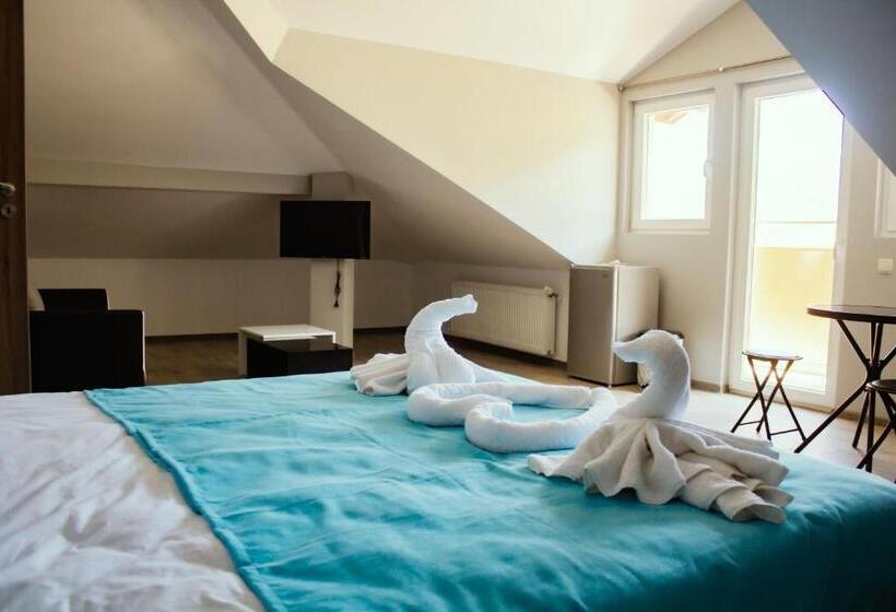 Семейный Номер Deluxe, Guesthouse The Rock