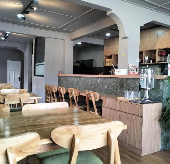 Семейный Номер, Otousan House