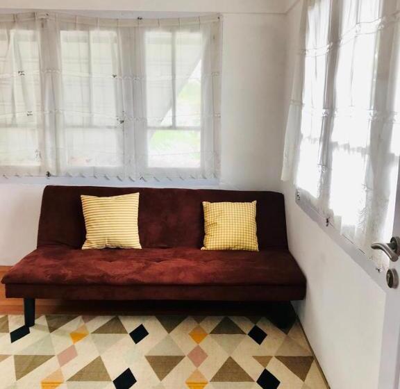 Семейный Номер, Otousan House