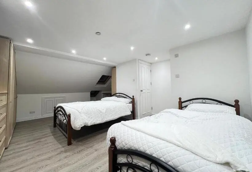 اتاق استاندارد سه نفره, Stayeasy En Suite London