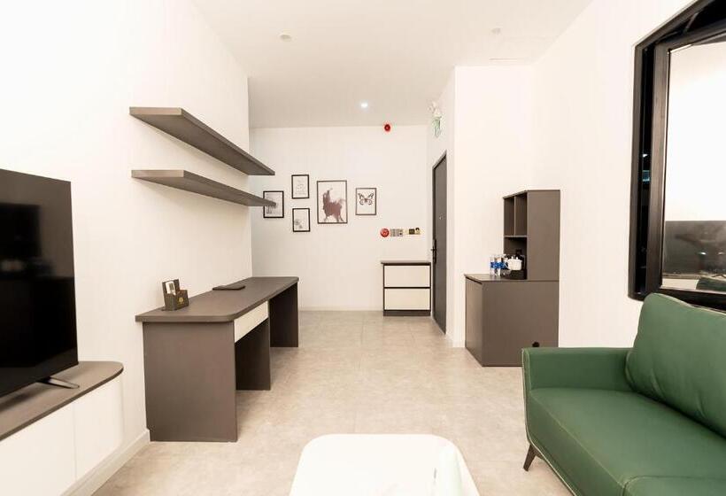 스탠다드 룸 풀장 전망, Heddin Homestay