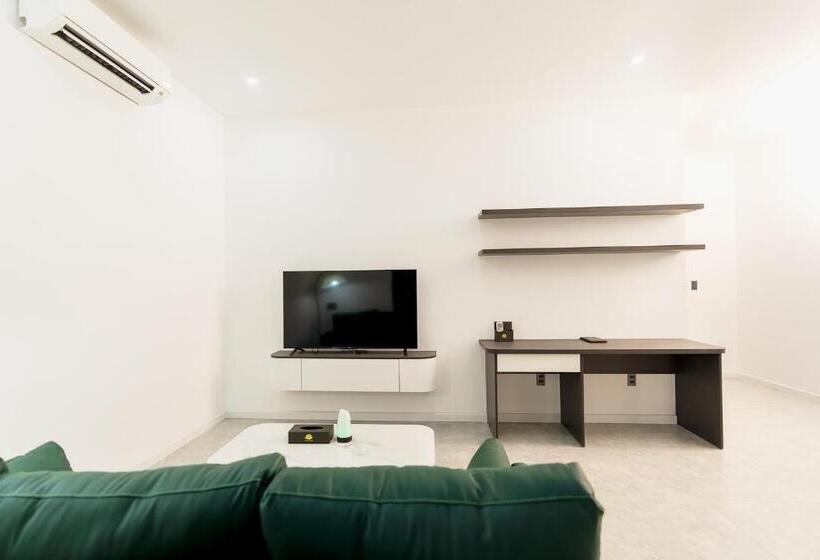 اتاق استاندارد با چشمانداز استخر, Heddin Homestay