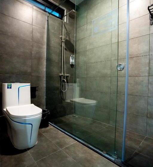 اتاق استاندارد با چشمانداز استخر, Heddin Homestay