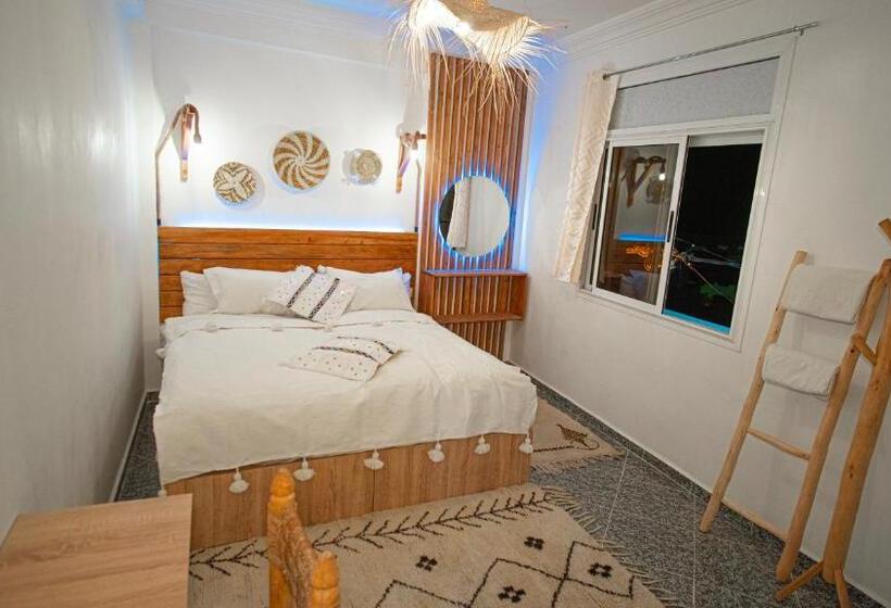 Camera Standard Vista Mare, Paddle Out Morocco