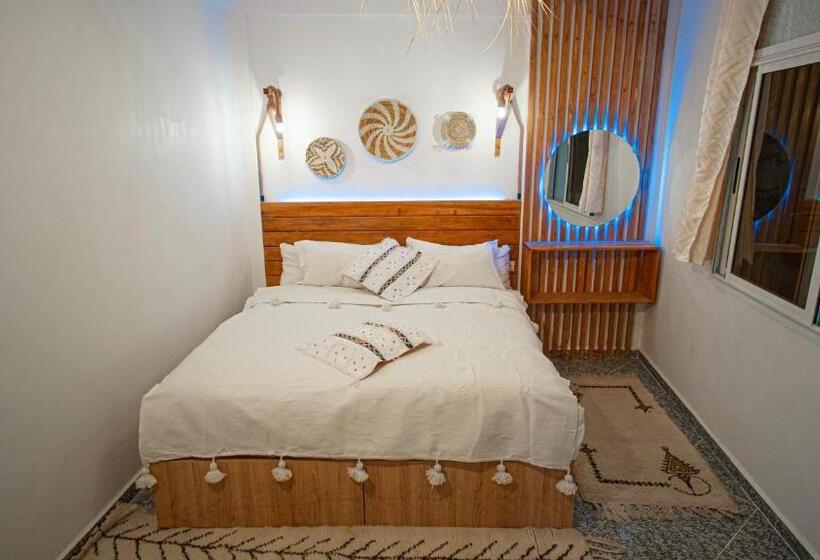 Camera Standard Vista Mare, Paddle Out Morocco