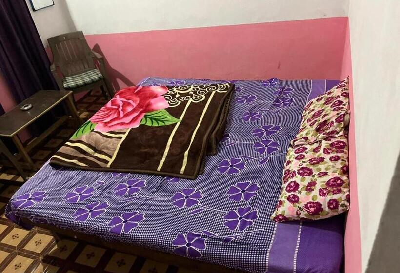 Deluxe Room, Baba Hostel