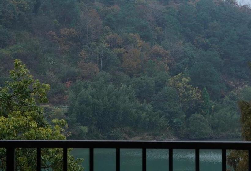 Номер Стандарт с Балконом, Hangzhou Tonglu Original Country Lutz B&b