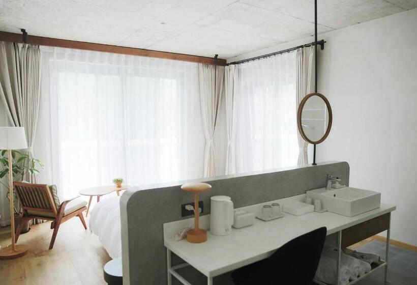 غرفة قياسية مطلّة علي حمام السباحة, Hangzhou Tonglu Original Country Lutz B&b