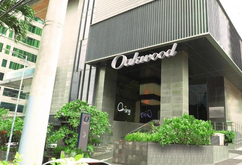 Студия Стандарт, Oakwood Makati Avenue