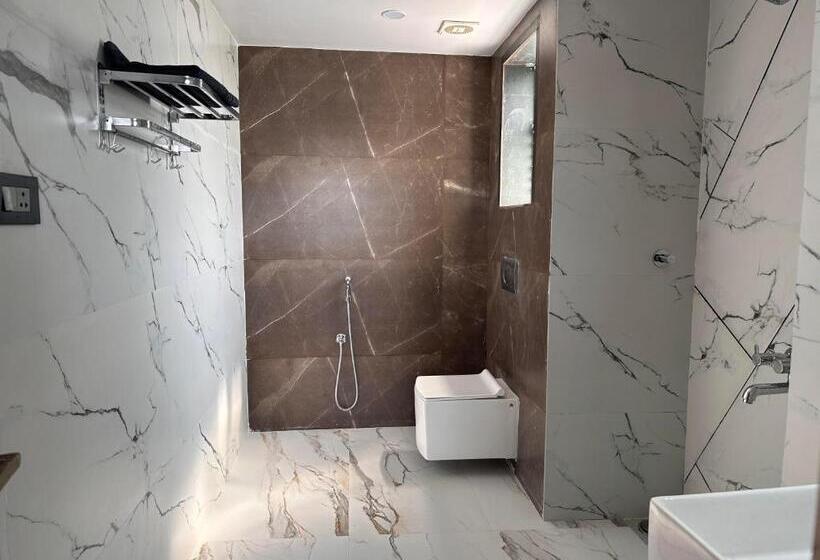 اتاق استاندارد, V