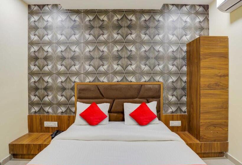 Standard Room, Oyo Hotel Vinayak