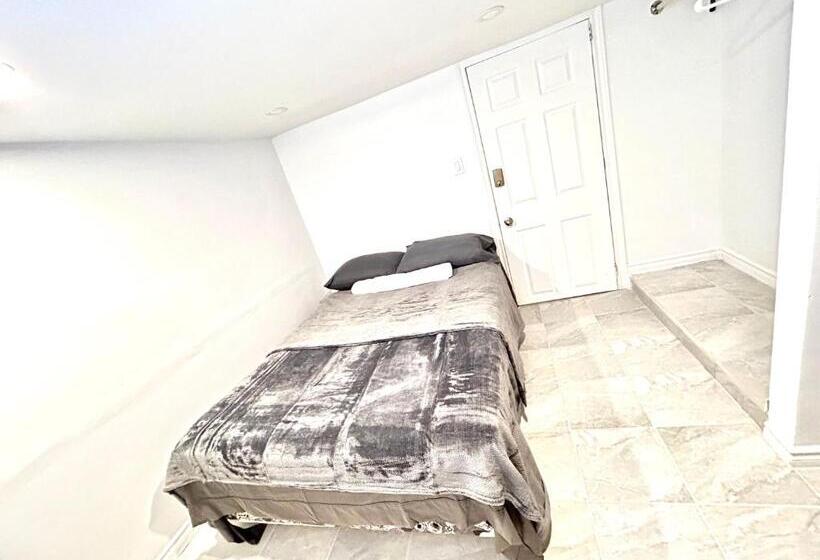 חדר אקונומי, Aubin Paradise Housing