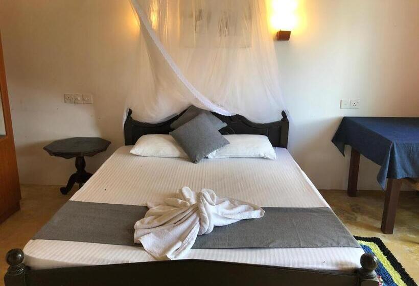Номер Стандарт Вид на Озеро, Opera Beach Inn