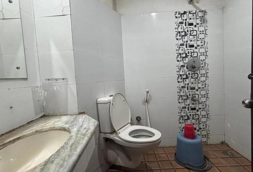 스탠다드 룸, Staymaker Hotel Raj Empire