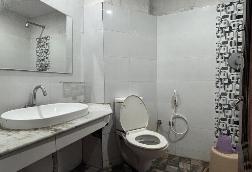 스탠다드 룸, Staymaker Hotel Raj Empire