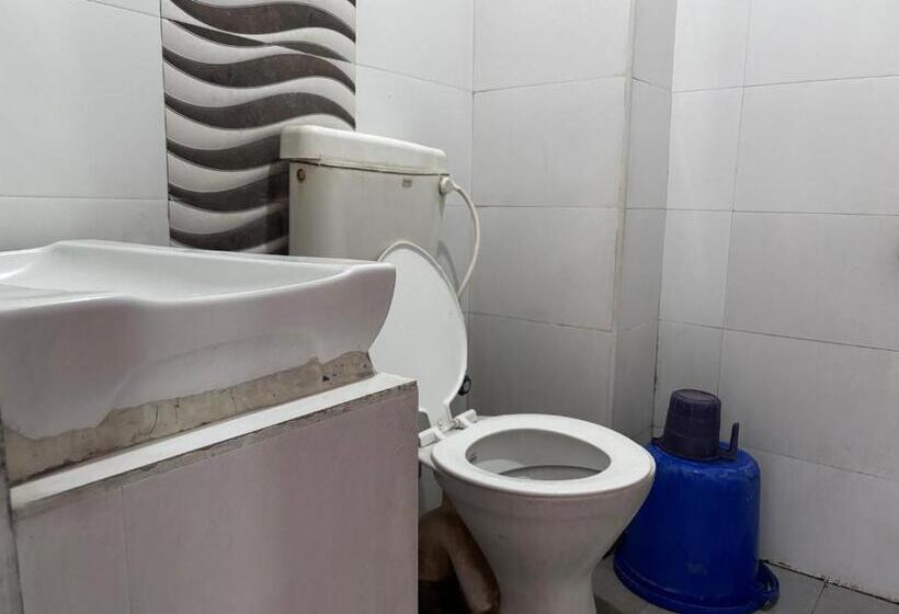 패밀리 룸, Staymaker Hotel Raj Empire