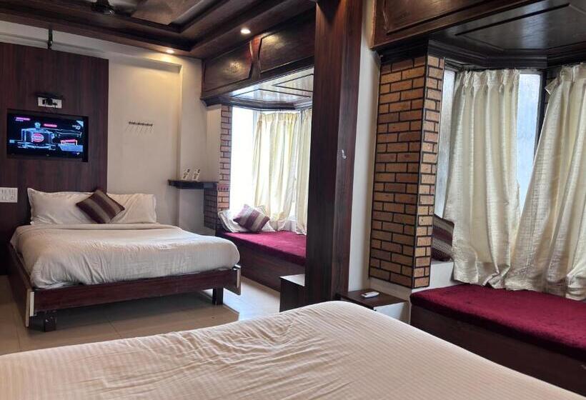 חדר משפחתי, Staymaker Hotel Raj Empire