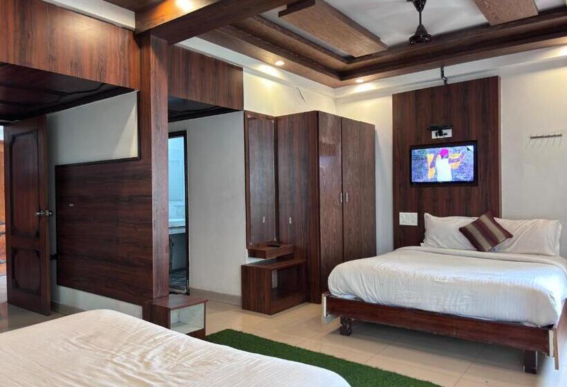 家庭间, Staymaker Hotel Raj Empire