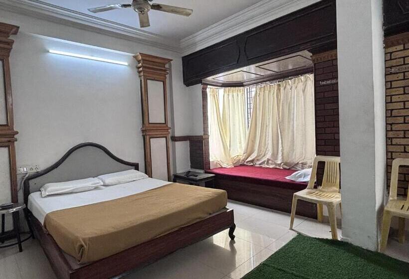 غرفة عائلية, Staymaker Hotel Raj Empire