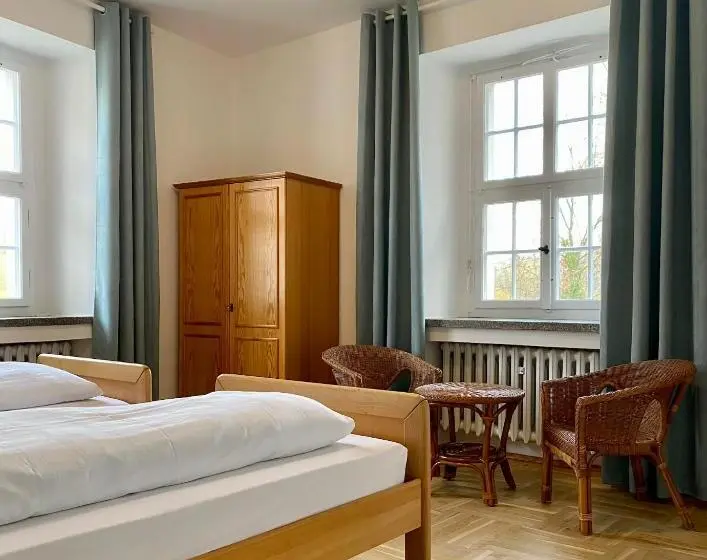 Standard-huone Puutarhanäkymä, Kavaliershaus Neben Schloss Rauenstein