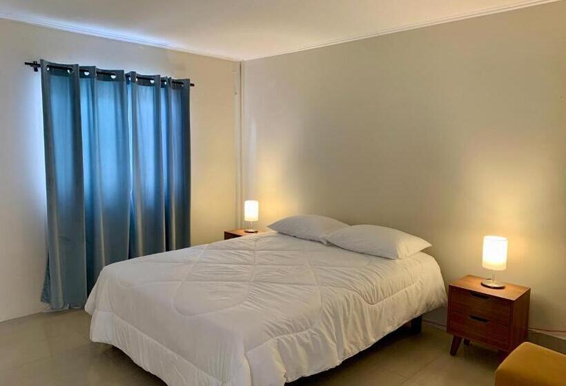 اتاق استاندارد با سرویس بهداشتی مشترک, Península Hostel & Coffee