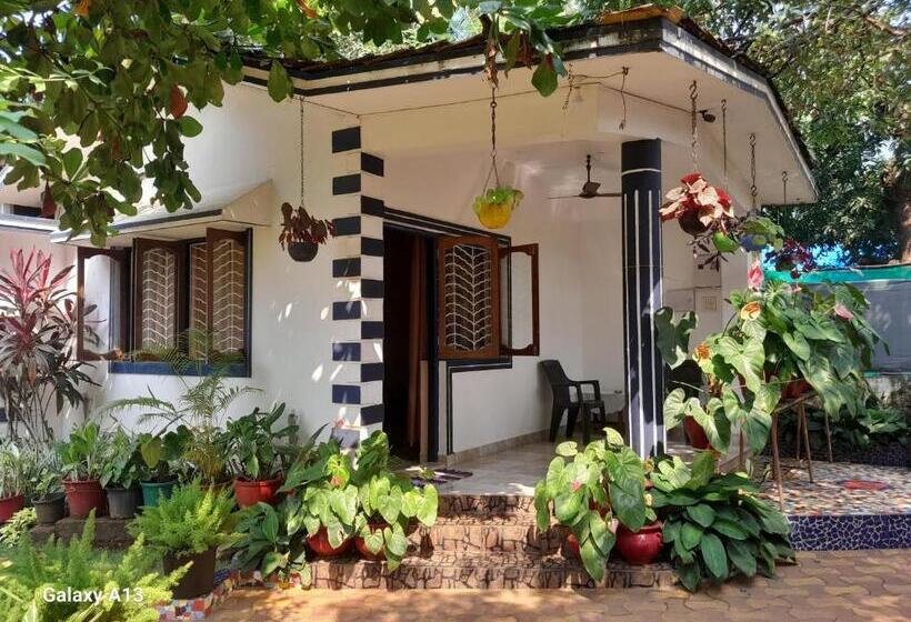 Номер Стандарт Вид на Сад, Atharva Holiday Homes