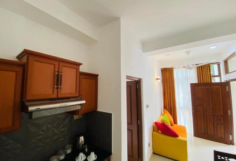 Четырехместный Номер Стандарт с Балконом, Aurelia Inn