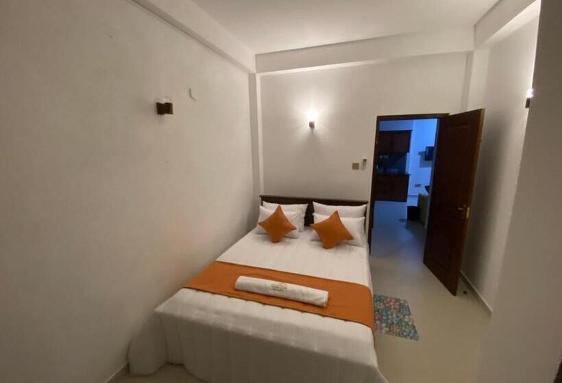 Четырехместный Номер Стандарт с Балконом, Aurelia Inn