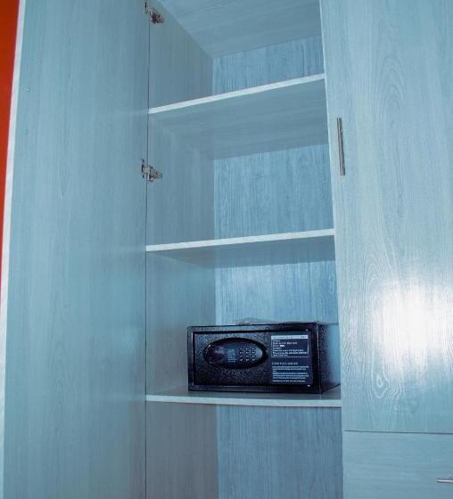 标准间, Kinindo Light