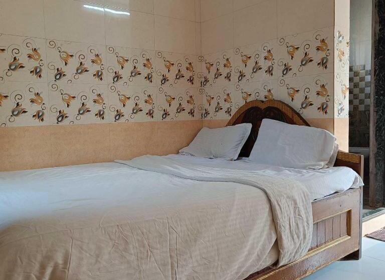 חדר קלאסי לשלושה, Tulsi Resort