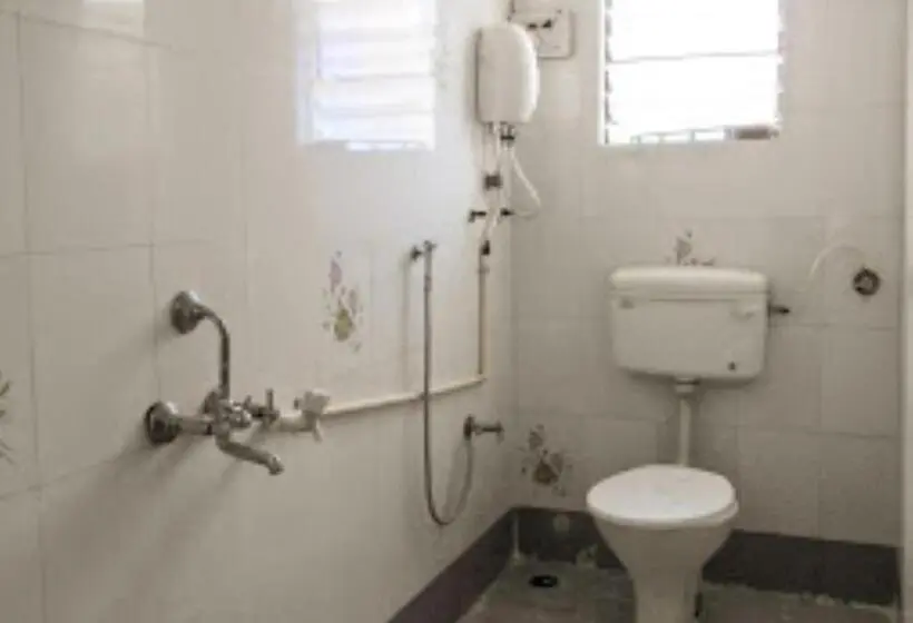 Chambre Deluxe, Raj Lodging Satara