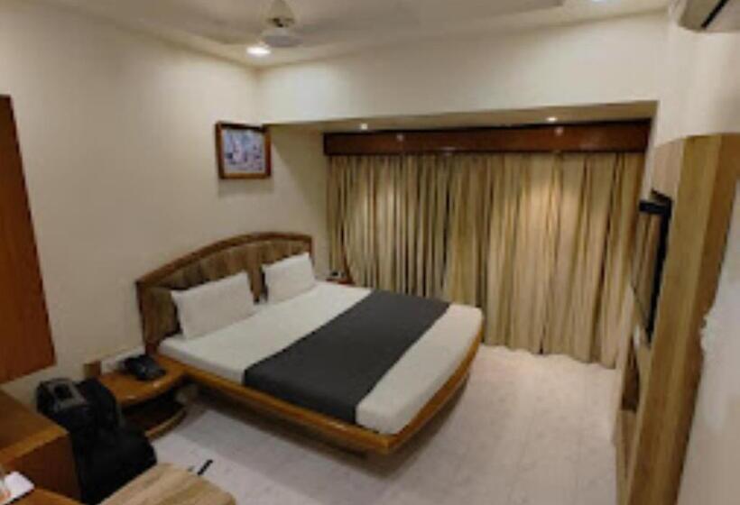 Номер Deluxe, Shripad Continental Amravati