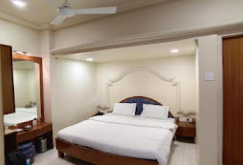 Номер Deluxe, Shripad Continental Amravati