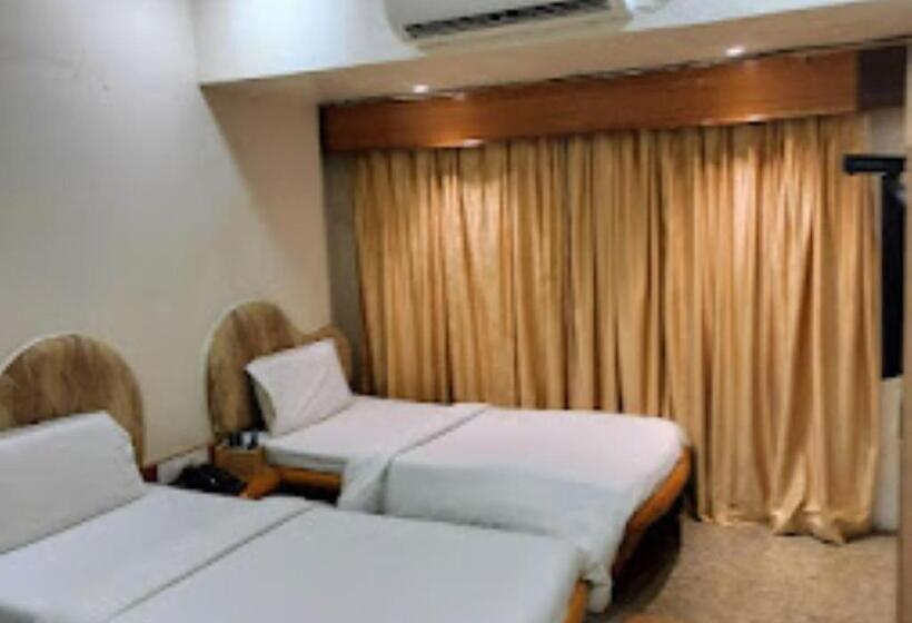 Номер Deluxe, Shripad Continental Amravati