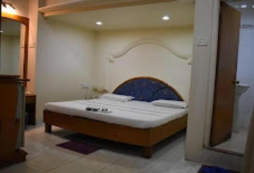 Номер Deluxe, Shripad Continental Amravati