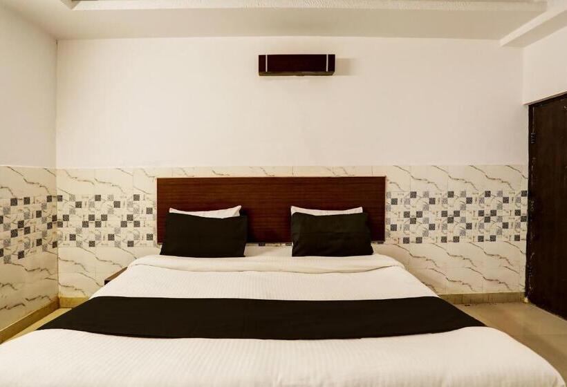 Трехместный Номер Классика, Oyo Flagship Hotel Vasundhara Heights