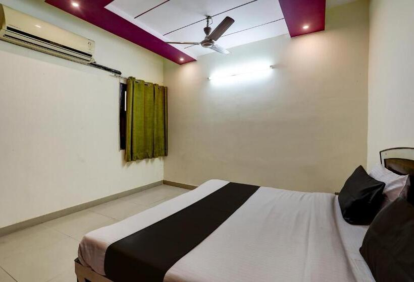 Трехместный Номер Классика, Oyo Flagship Hotel Vasundhara Heights