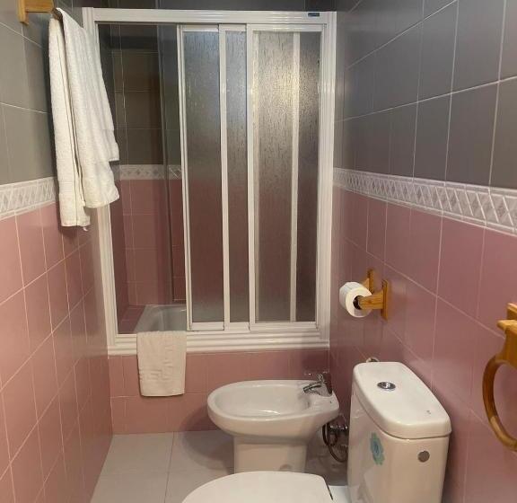 חדר סטנדרט לשלושה, Hostal Julio Cesar