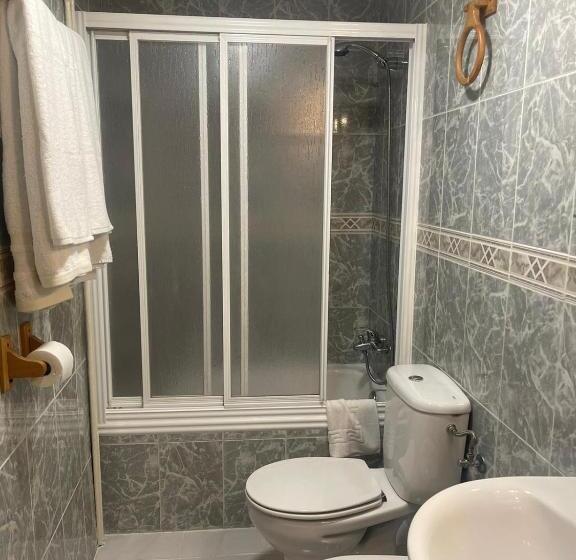 חדר סטנדרט לשלושה, Hostal Julio Cesar