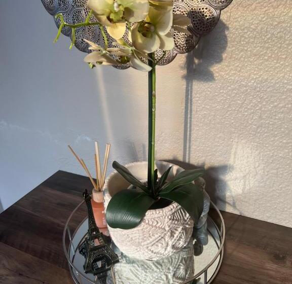 Deluxe Suite King Bed, Morningmist Boutique